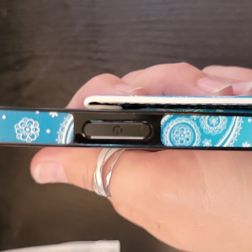 Phone case - Picture 5 of 7